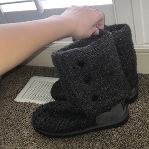 Grey sweater uggs